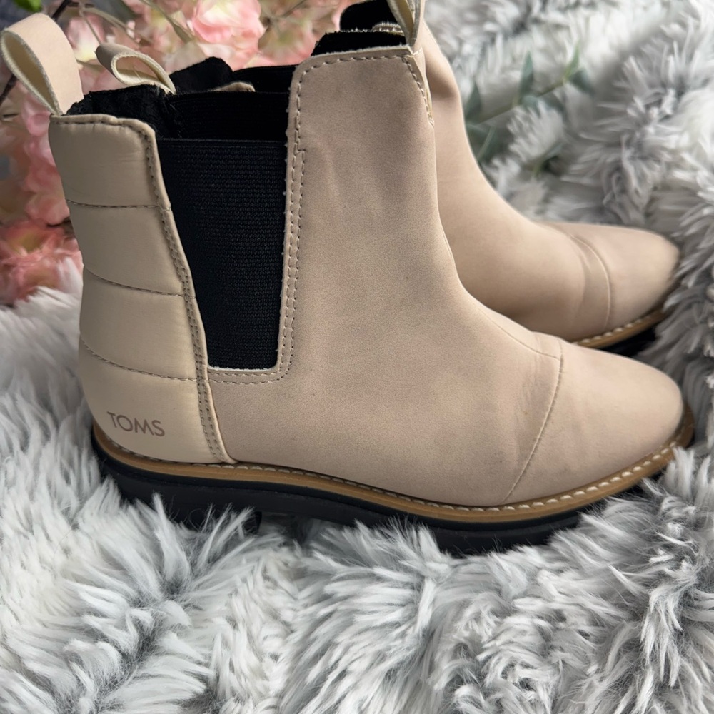 TOMS Women's Beige Ankle Booties